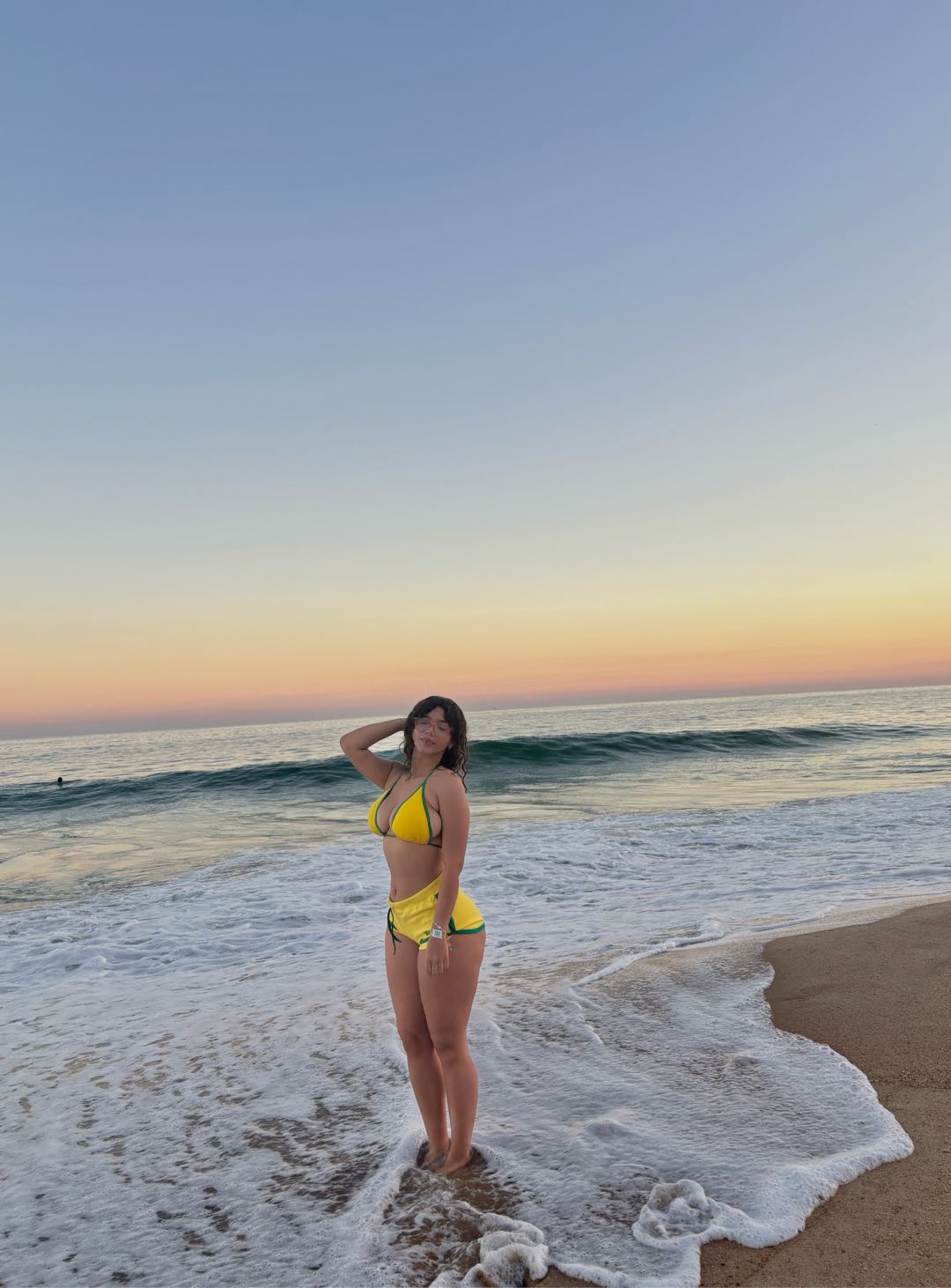 Sarah — real girl from Bolivia online for 1v1 video chat