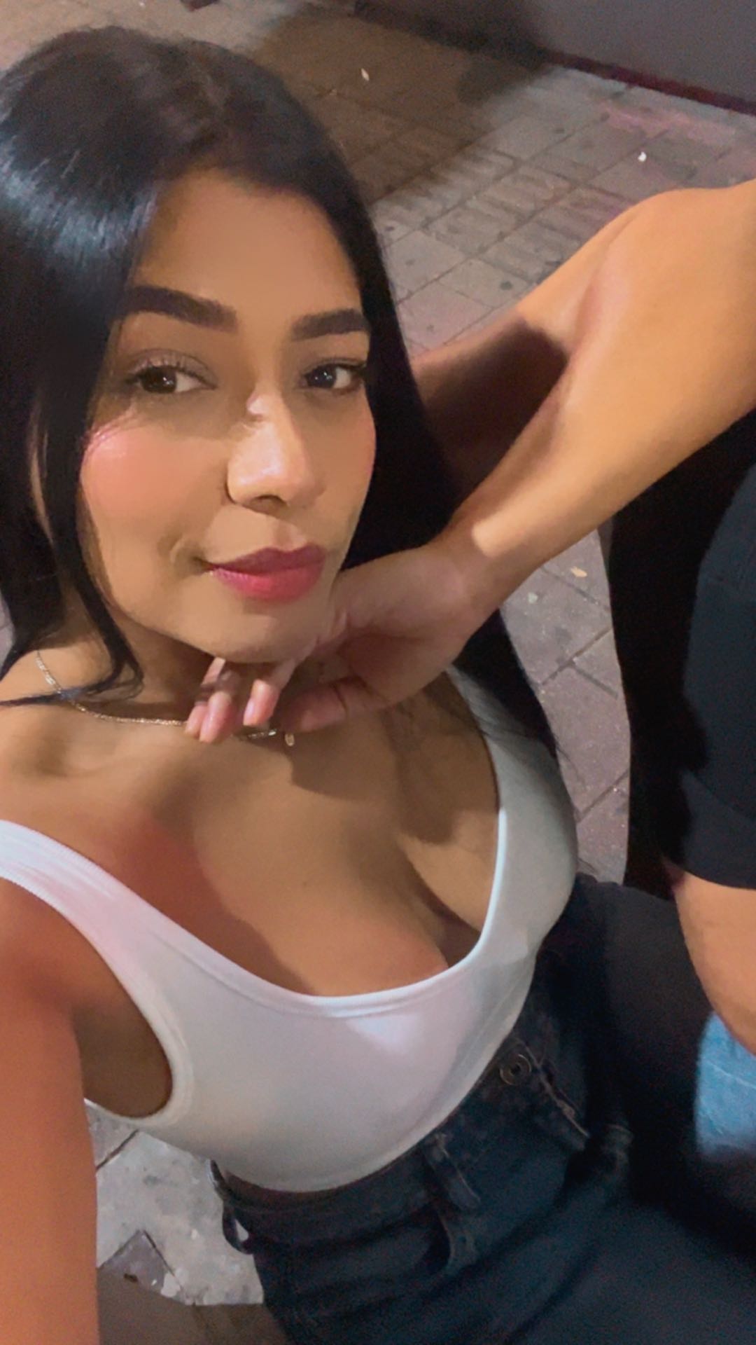 Juanita — real girl from Colombia online for 1v1 video chat