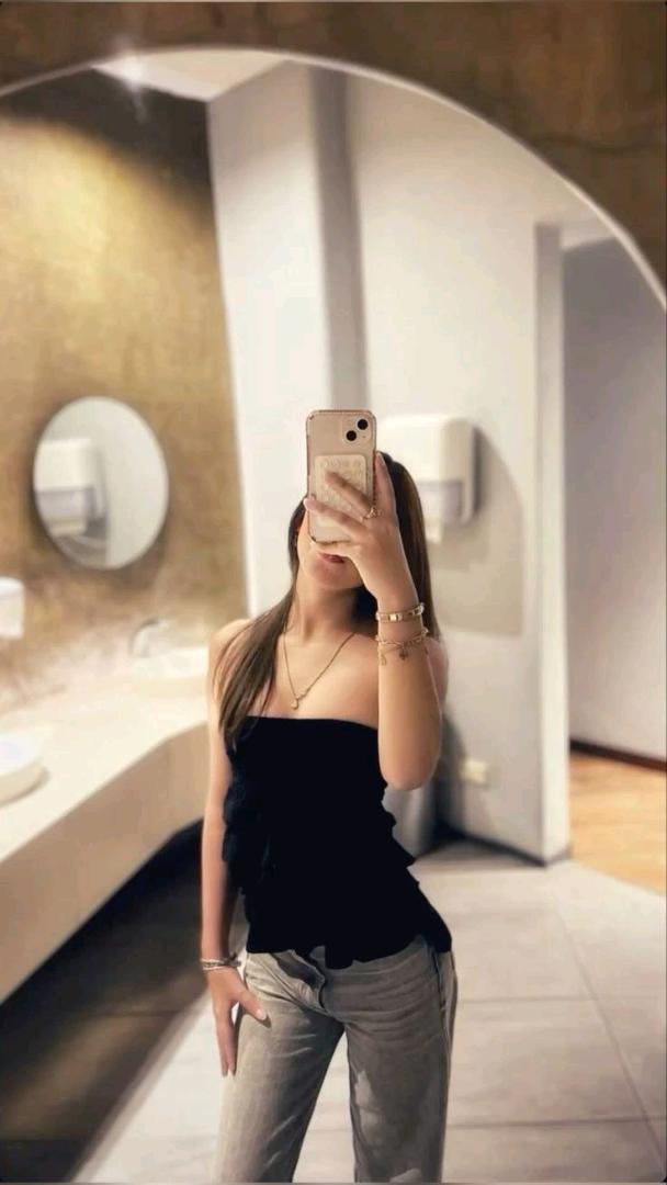 Carla — real girl from Colombia online for 1v1 video chat