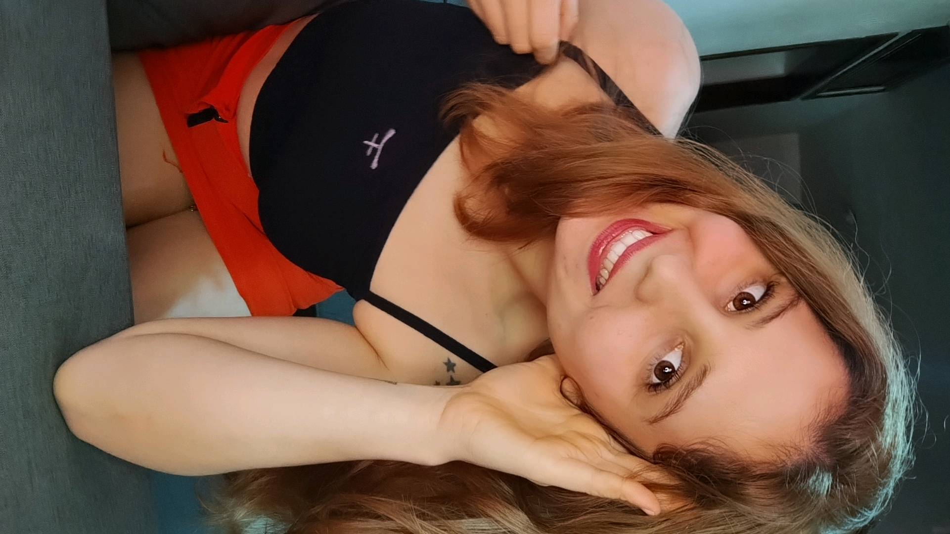 Belinda — real girl from Argentina online for 1v1 video chat