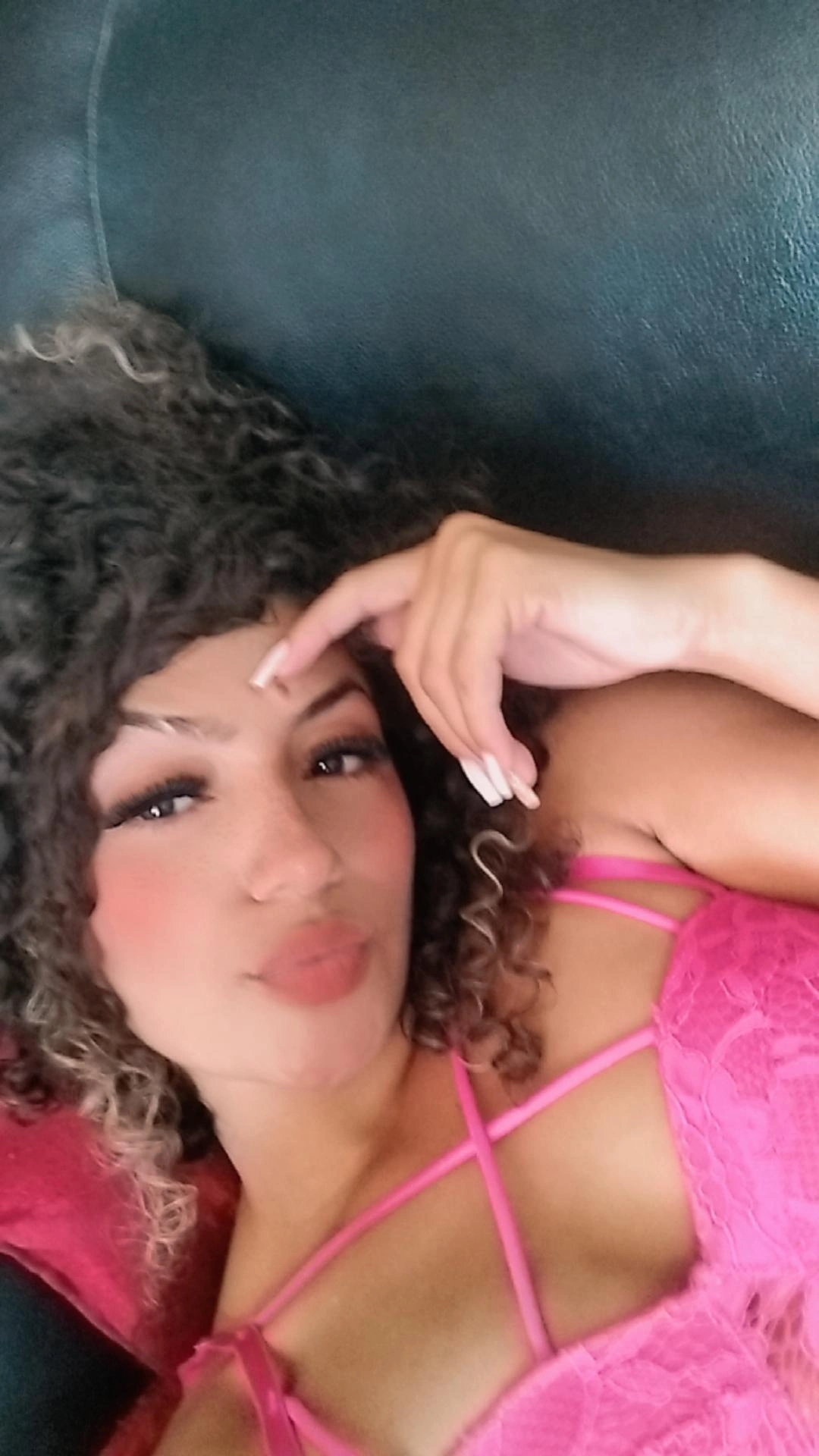 Andrea — real girl from Venezuela online for 1v1 video chat