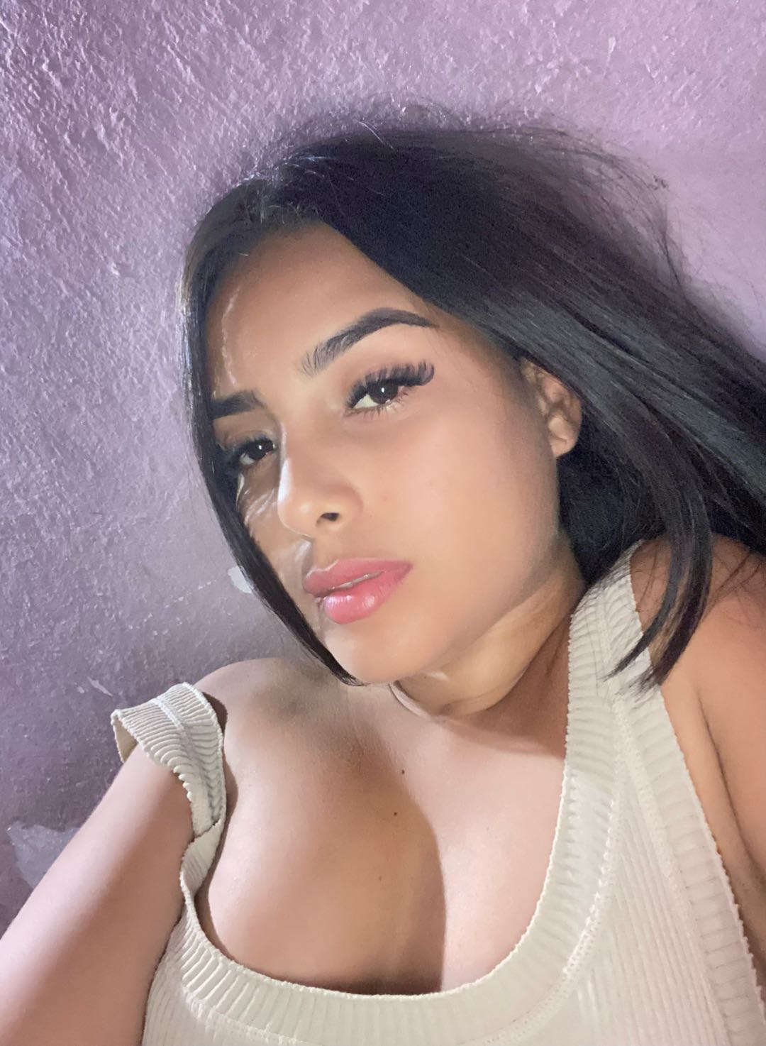 Nathaly — real girl from Venezuela online for 1v1 video chat