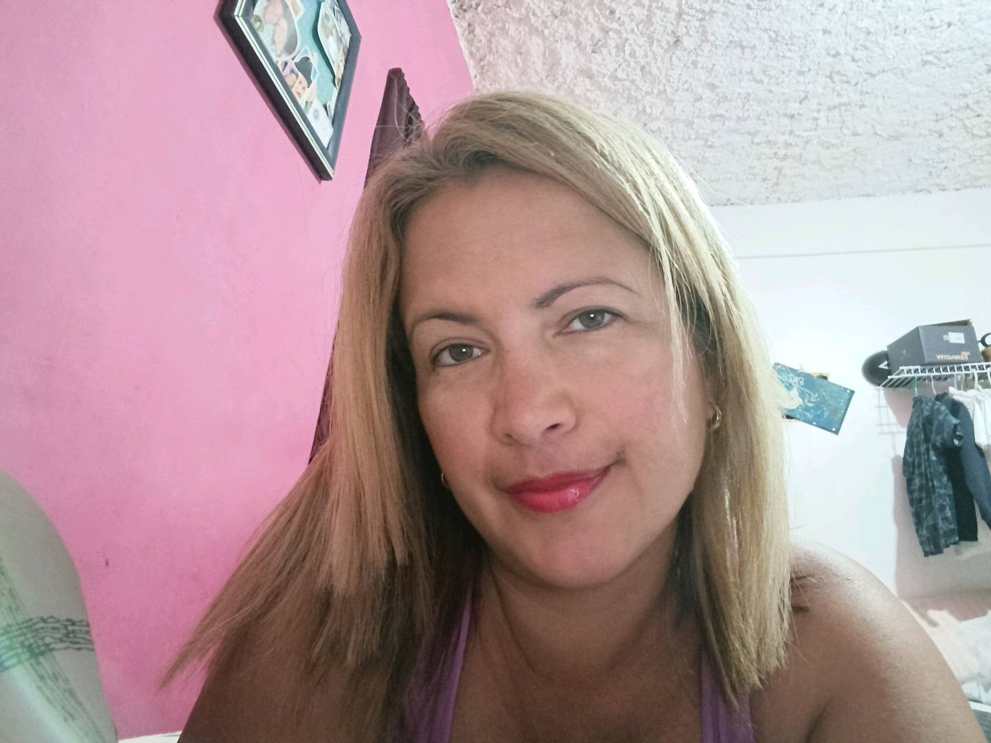 Valentina, 29, online on FlirtCam