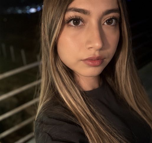 Star — real girl from Colombia online for 1v1 video chat