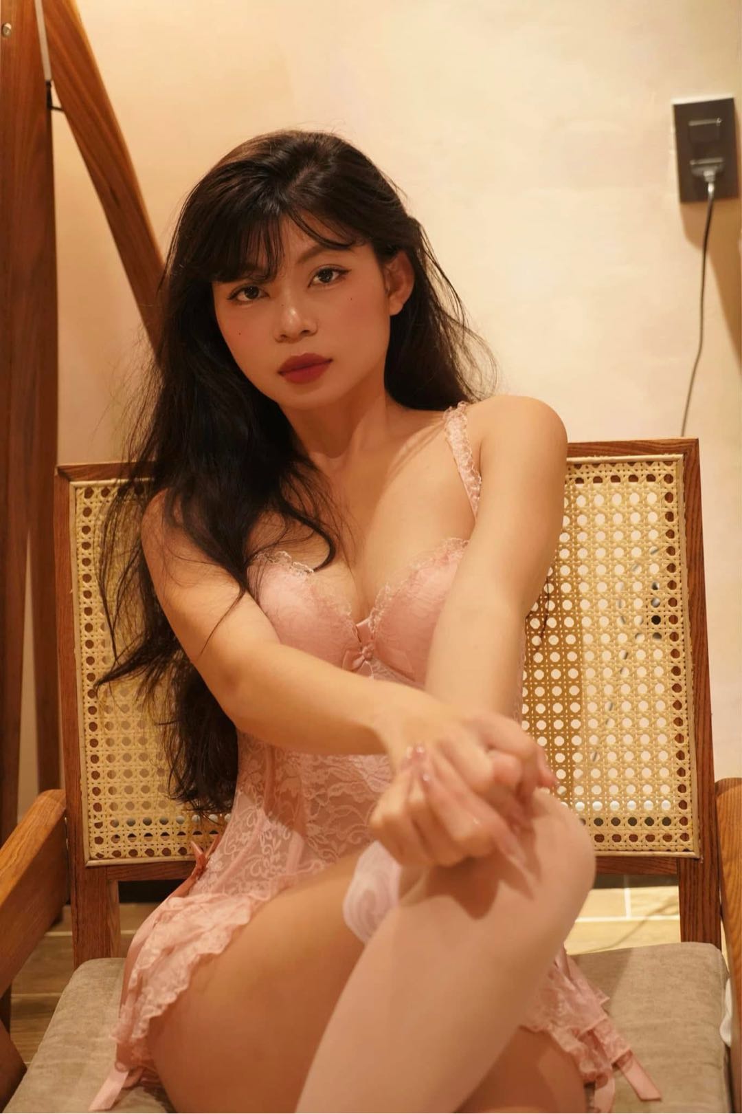Chloe available for 1on1cam