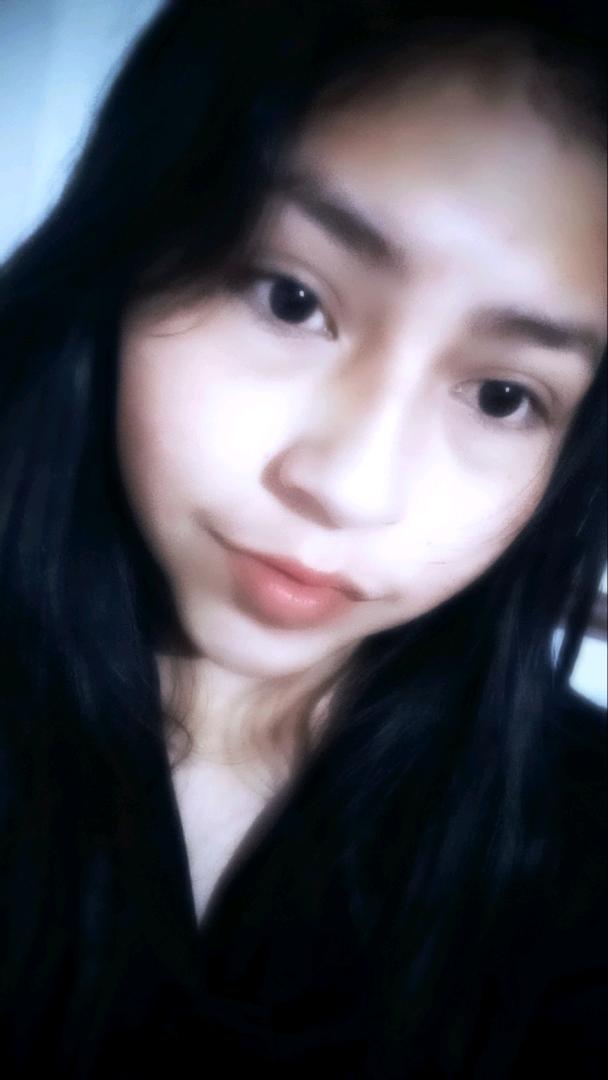 Keyli — real girl from Bolivia online for 1v1 video chat