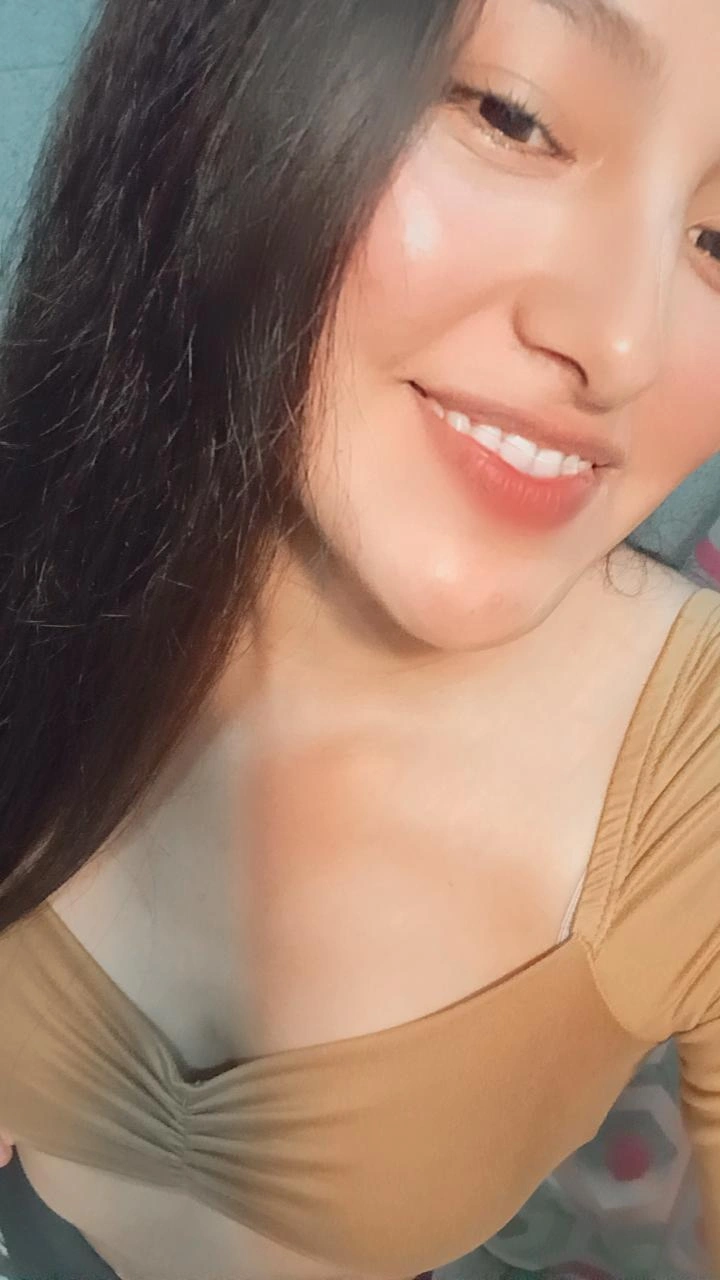 Mary from Argentina — real person online now on PeachMatch