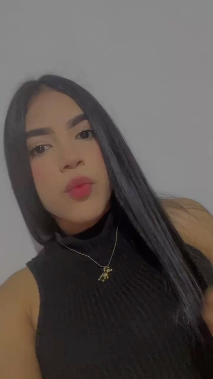 Woman online for video chat on MonkeyChat