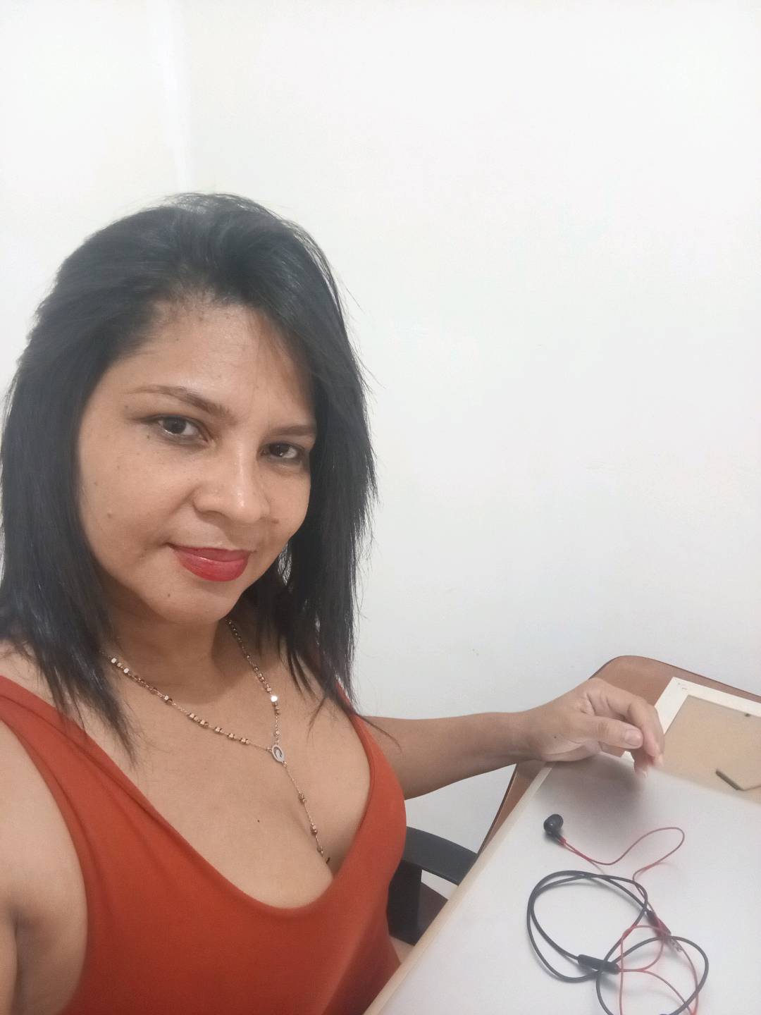 Luz — real girl from Ecuador online for 1v1 video chat