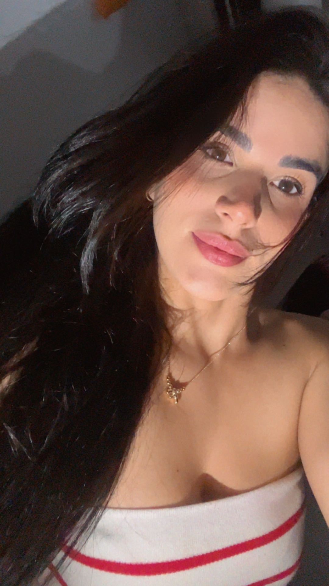 Samira from Venezuela — real person online now on PeachMatch