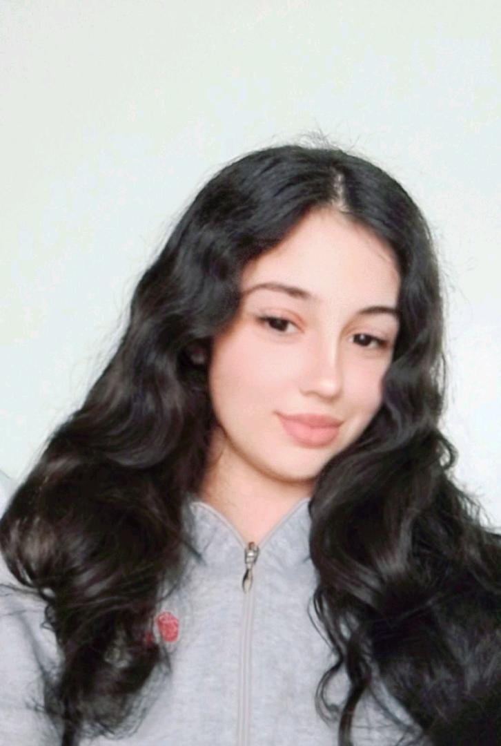 Silina from Morocco — real person online now on PeachMatch