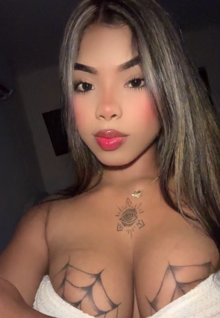 Ari from Colombia — real person online now on PeachMatch