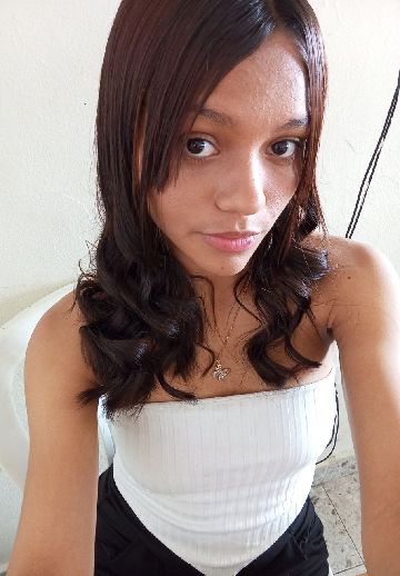 Foto de perfil de Kiara🌷👑 no ChamaLive — bate-papo por vídeo ao vivo