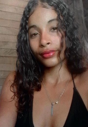 Meli — real girl from Cuba online for 1v1 video chat
