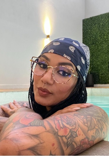 Becky from Argentina, live on Mulive