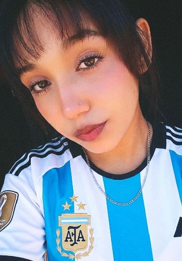 Mariita from Venezuela in a flirt chat on HolaCam