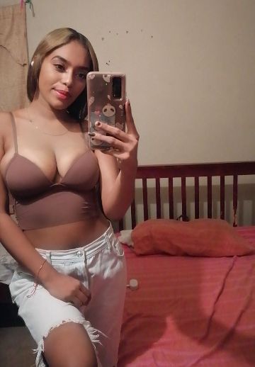 Reyna — real girl from Panama online for 1v1 video chat