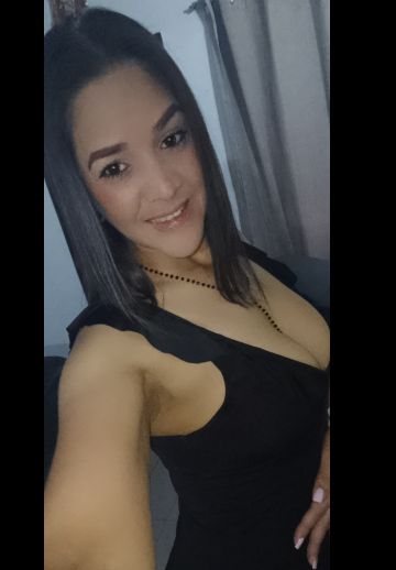 Sara from Venezuela — real person online now on PeachMatch