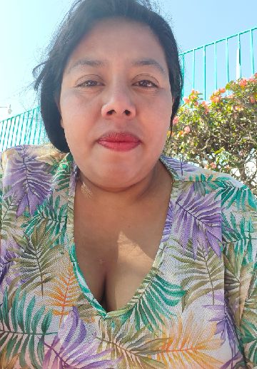 Estrella from Mexico — real person online now on PeachMatch