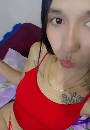 Nataly19 from Venezuela streaming live, visible with no account