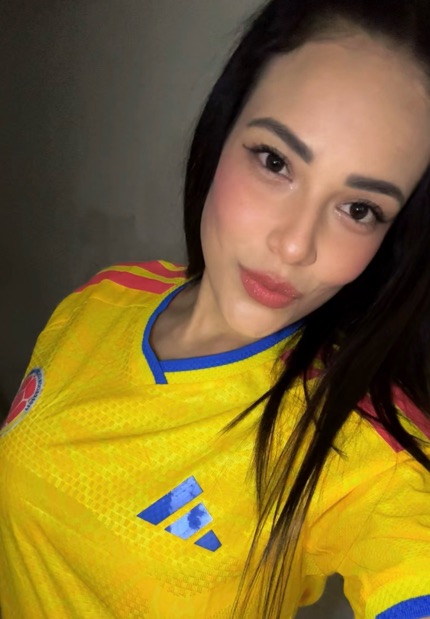 Doncella from Colombia — real person online now on PeachMatch