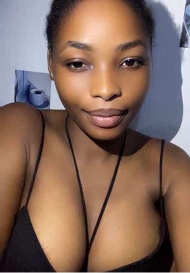 Muna — real girl from Nigeria online for 1v1 video chat