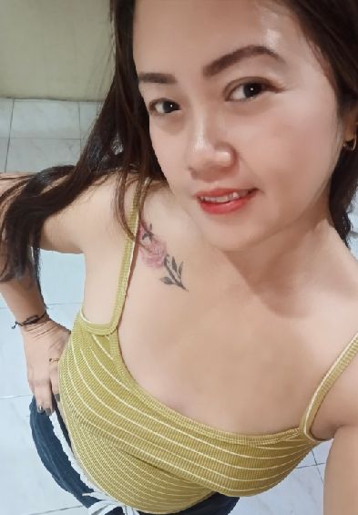 Daphne from Philippines — real person online now on PeachMatch
