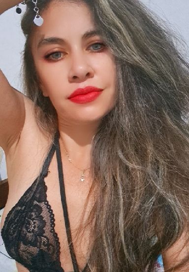 Ceci from Argentina — real person online now on PeachMatch