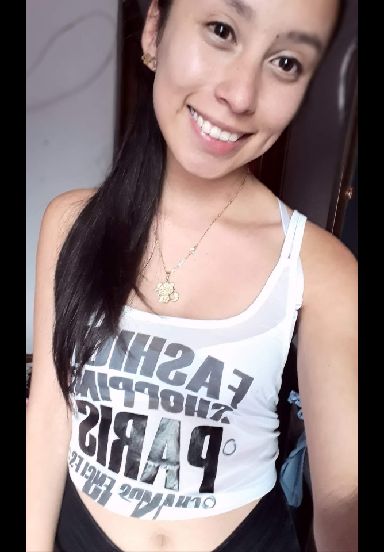Mia, 21, online on FlirtCam