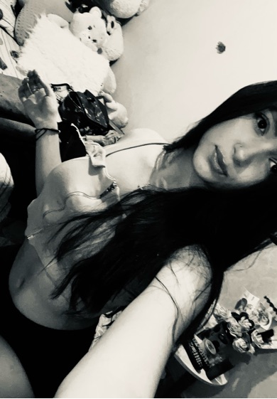 Bri — real girl from Colombia online for 1v1 video chat