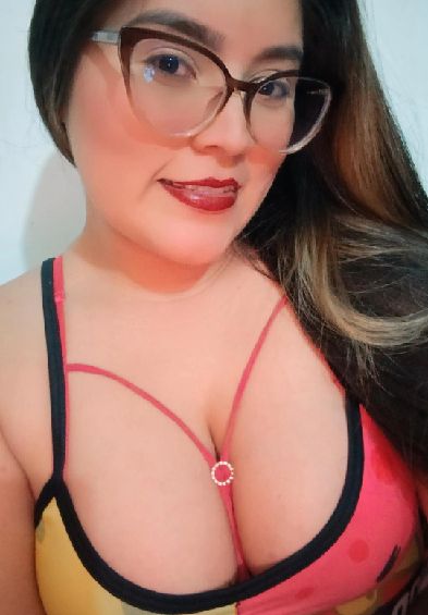 Rosita from Venezuela — real person online now on PeachMatch