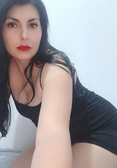 Ginna from Venezuela in a flirt chat on HolaCam