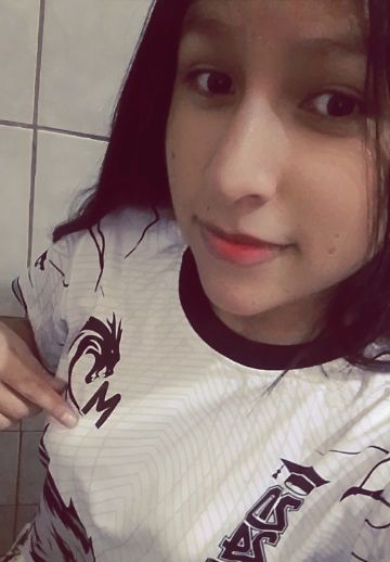 Foto de perfil de lili no ChamaLive — bate-papo por vídeo ao vivo