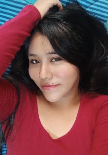 Cami from Bolivia — real person online now on PeachMatch