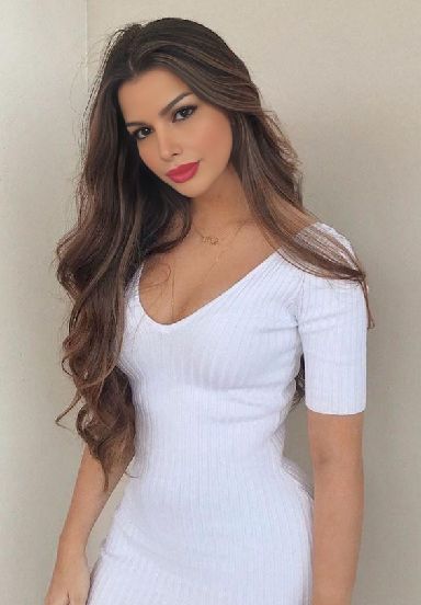 Nansy from Qatar — real person online now on PeachMatch