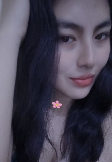 Pretty — real girl from Bolivia online for 1v1 video chat