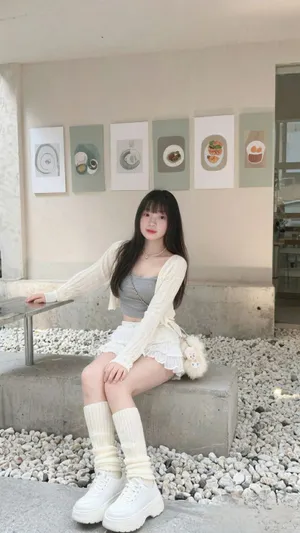 livu random video call with Linnaa from Hanoi
