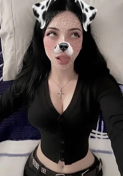 1 on 1 video chat with Kira from USA