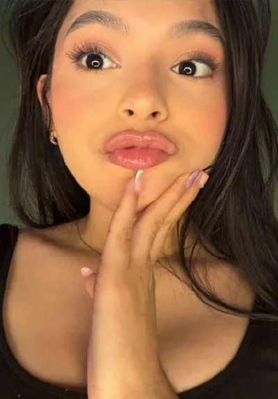 1 on 1 video chat with Sara from UK