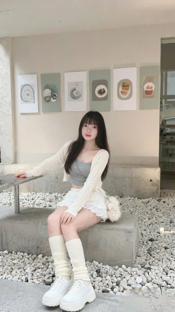 livu matching connects you with people like Linnaa from Hanoi