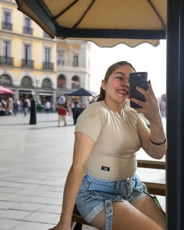 Video chat member preview