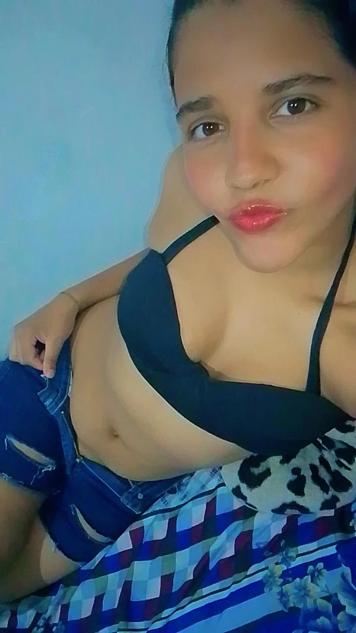 Melissa — real girl from Ecuador online for 1v1 video chat