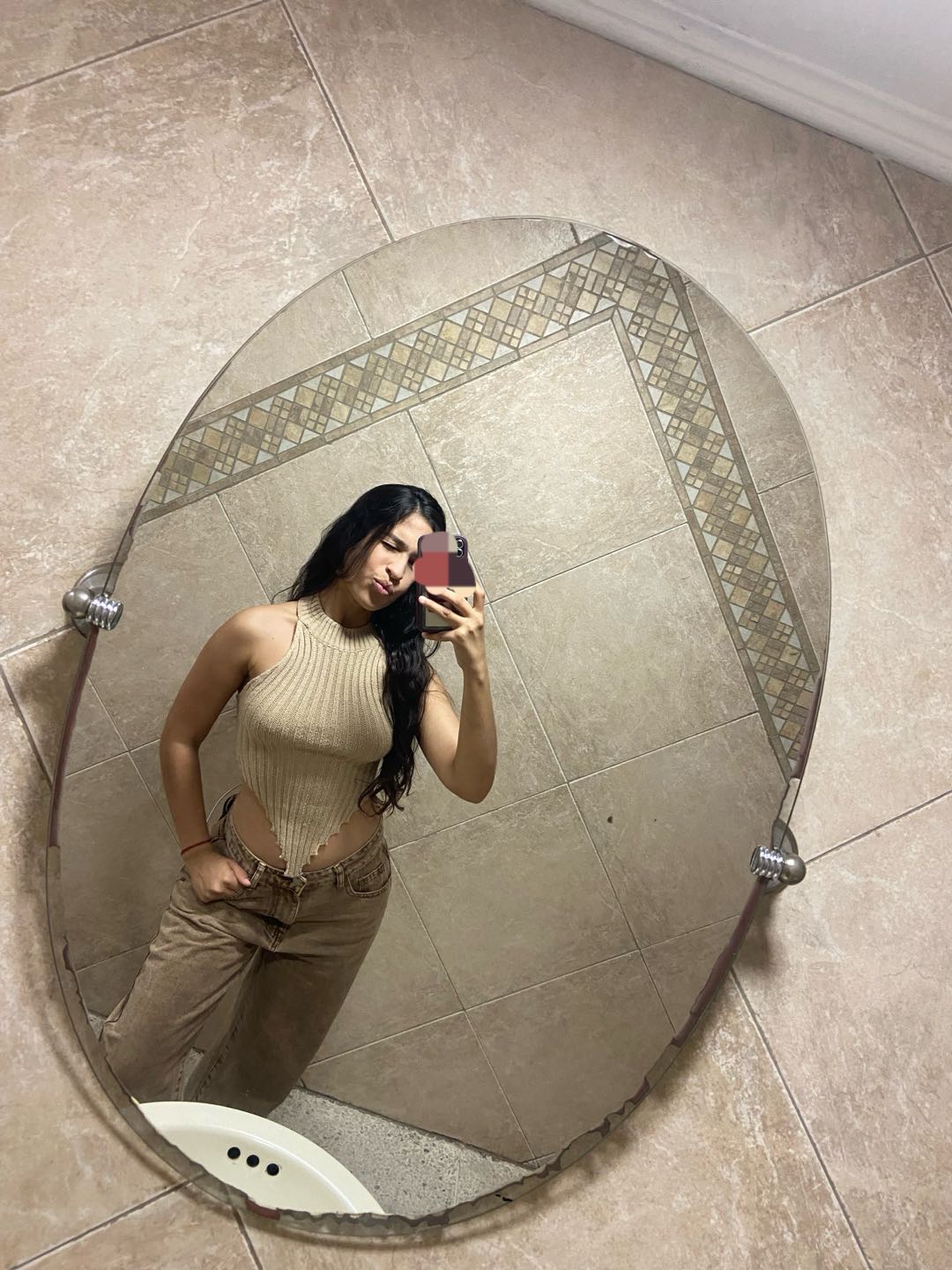 Alana — real girl from Venezuela online for 1v1 video chat
