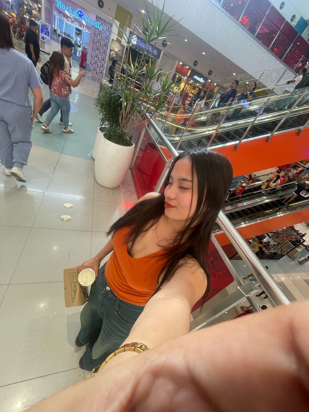 Lane — real girl from Philippines online for 1v1 video chat