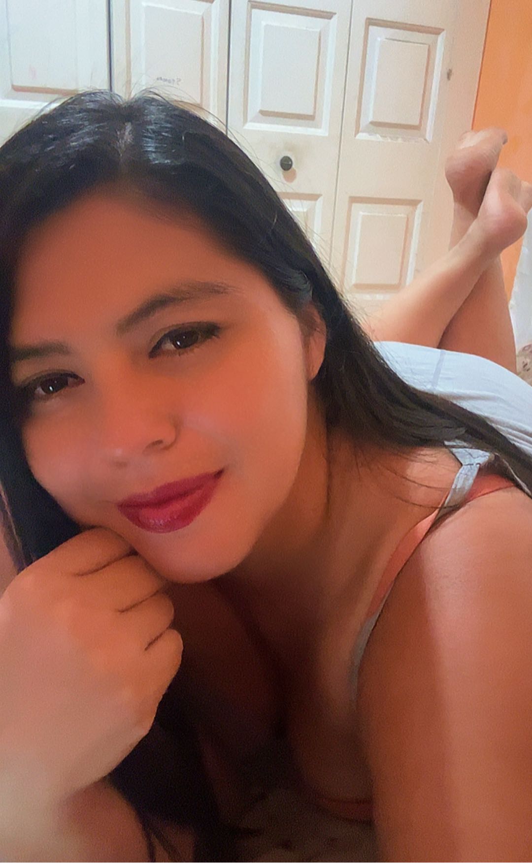 Lía — real girl from El Salvador online for 1v1 video chat