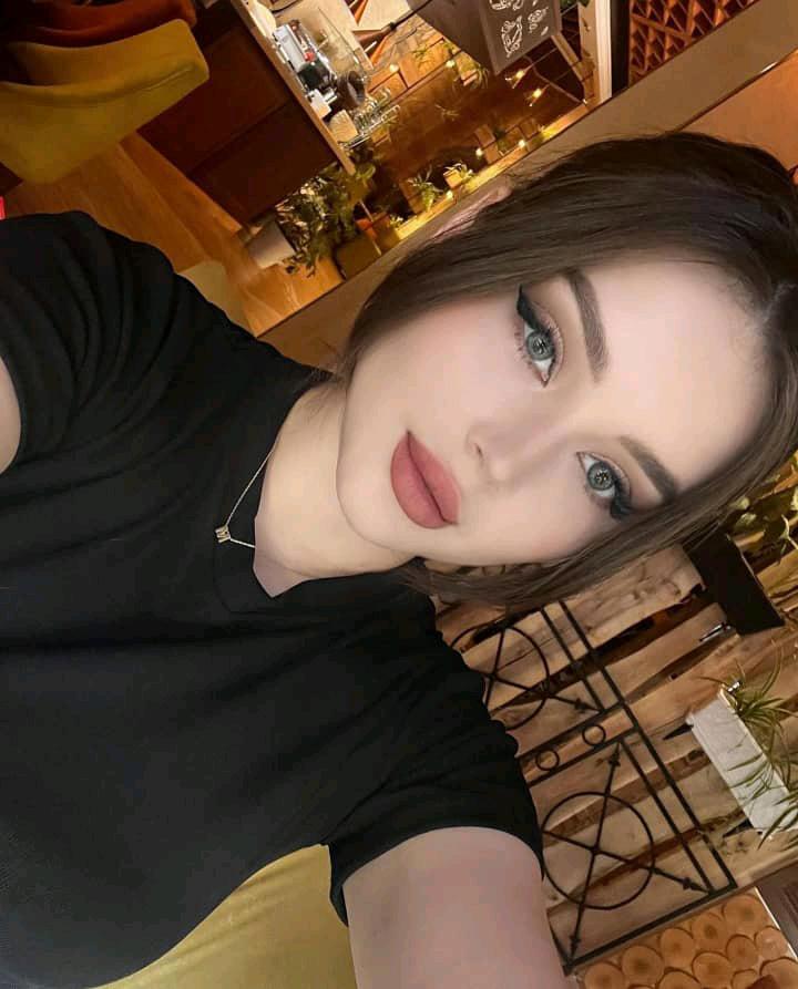Ruby from Syria, online host