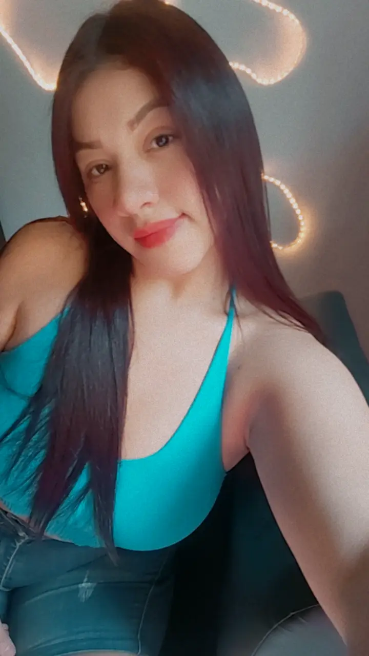 Zarih — real girl from Colombia online for 1v1 video chat