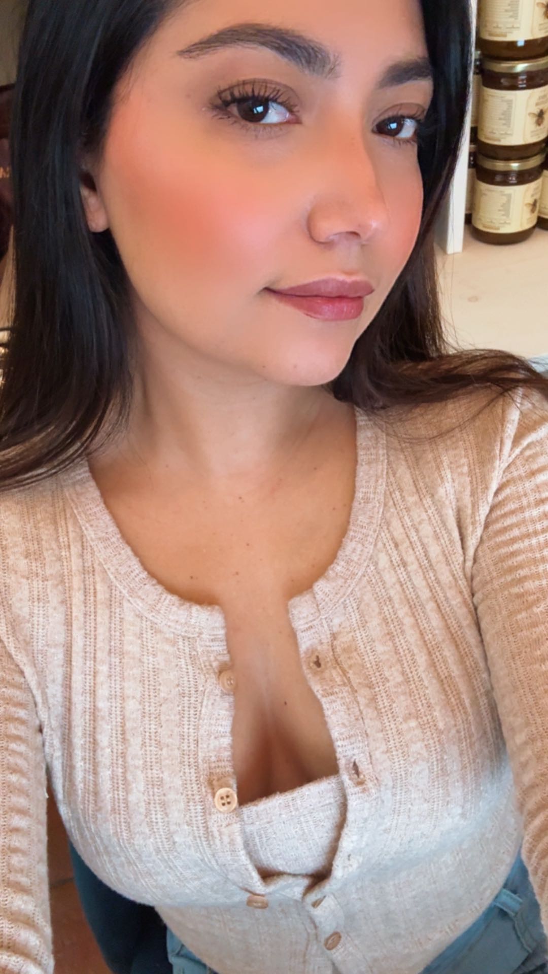 Mia — real girl from Mexico online for 1v1 video chat