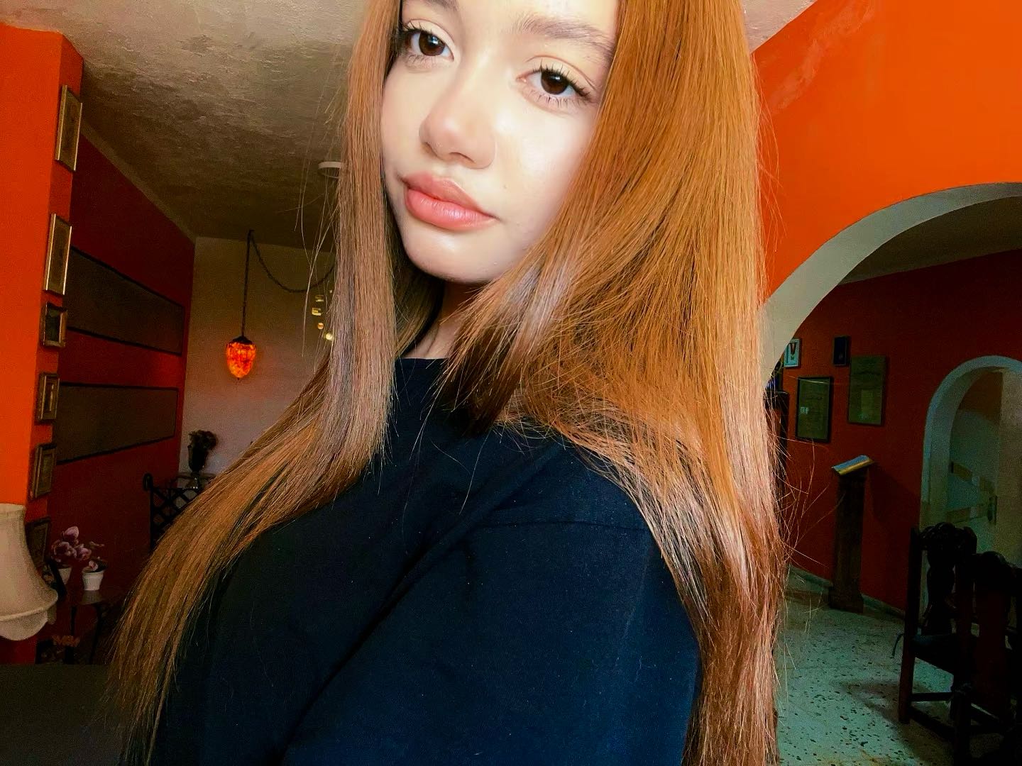 Ashley from Venezuela live on a video call — a real alternative to Hay-style random matching