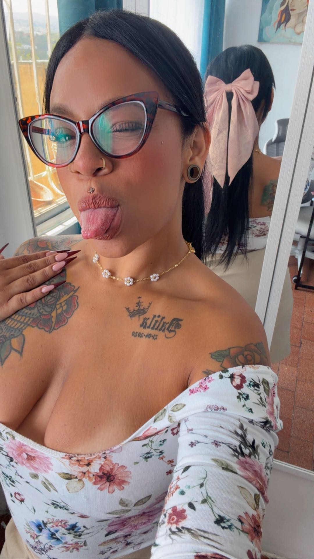 Ali is live on ChatMet